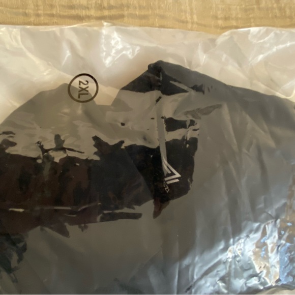 Luogongzi two in one black shorts. 2 XL - Picture 6 of 10